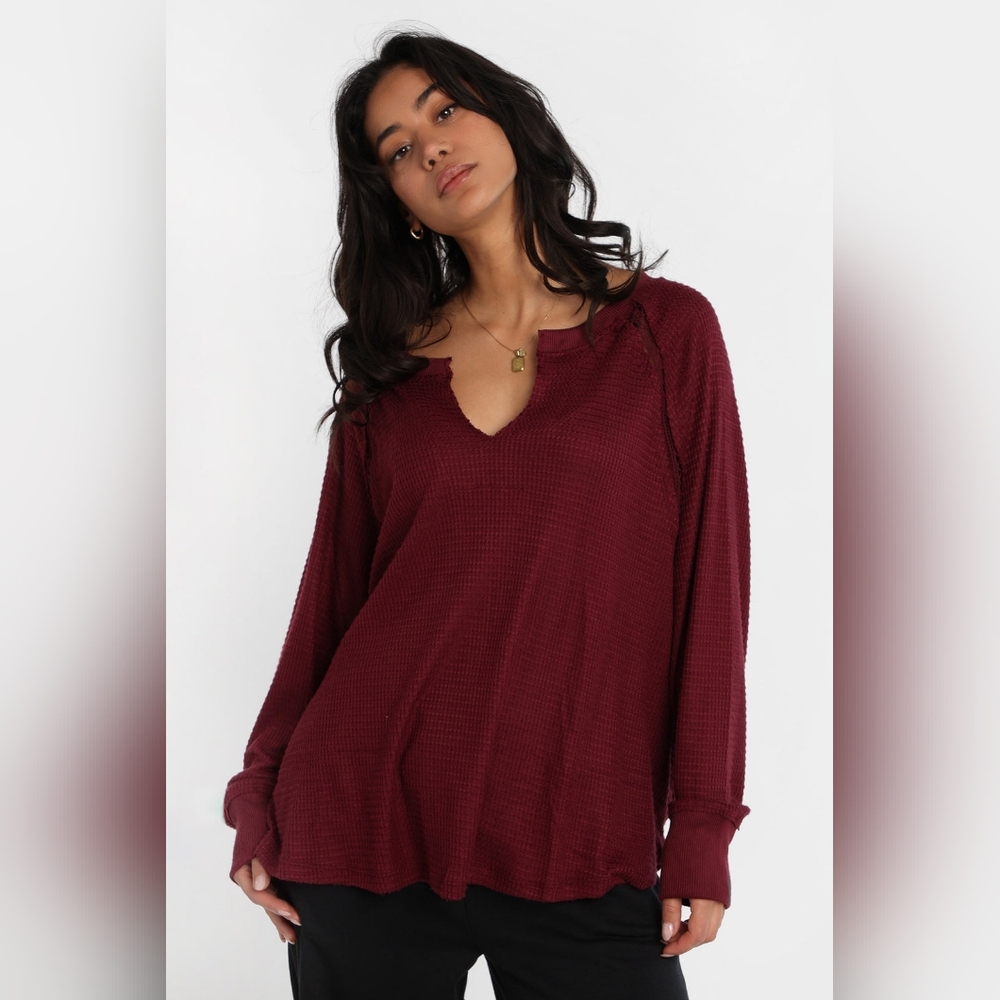 Size Medium Everyday (Bluenotes) Waffle Knit Long Sleeve Notch Neck Top